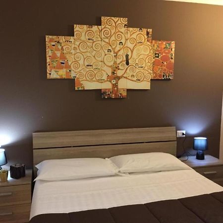 Ded 2 Only Sleep Bagno Privato Daire Parma Dış mekan fotoğraf