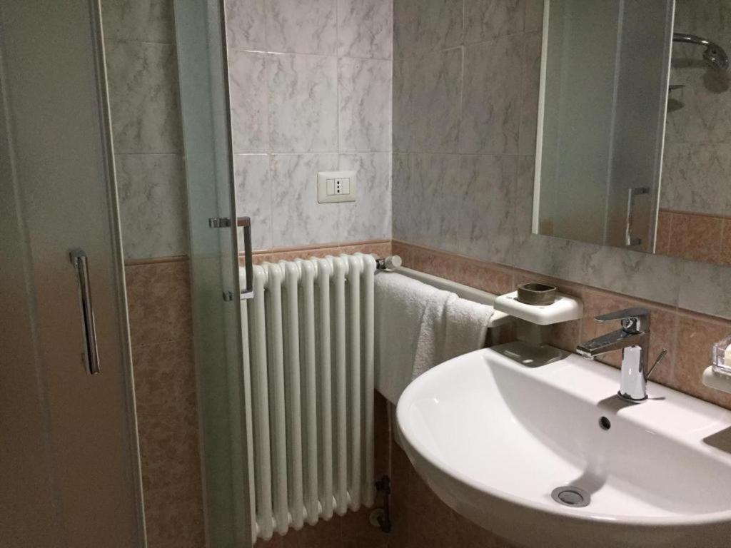 Ded 2 Only Sleep Bagno Privato Daire Parma Dış mekan fotoğraf
